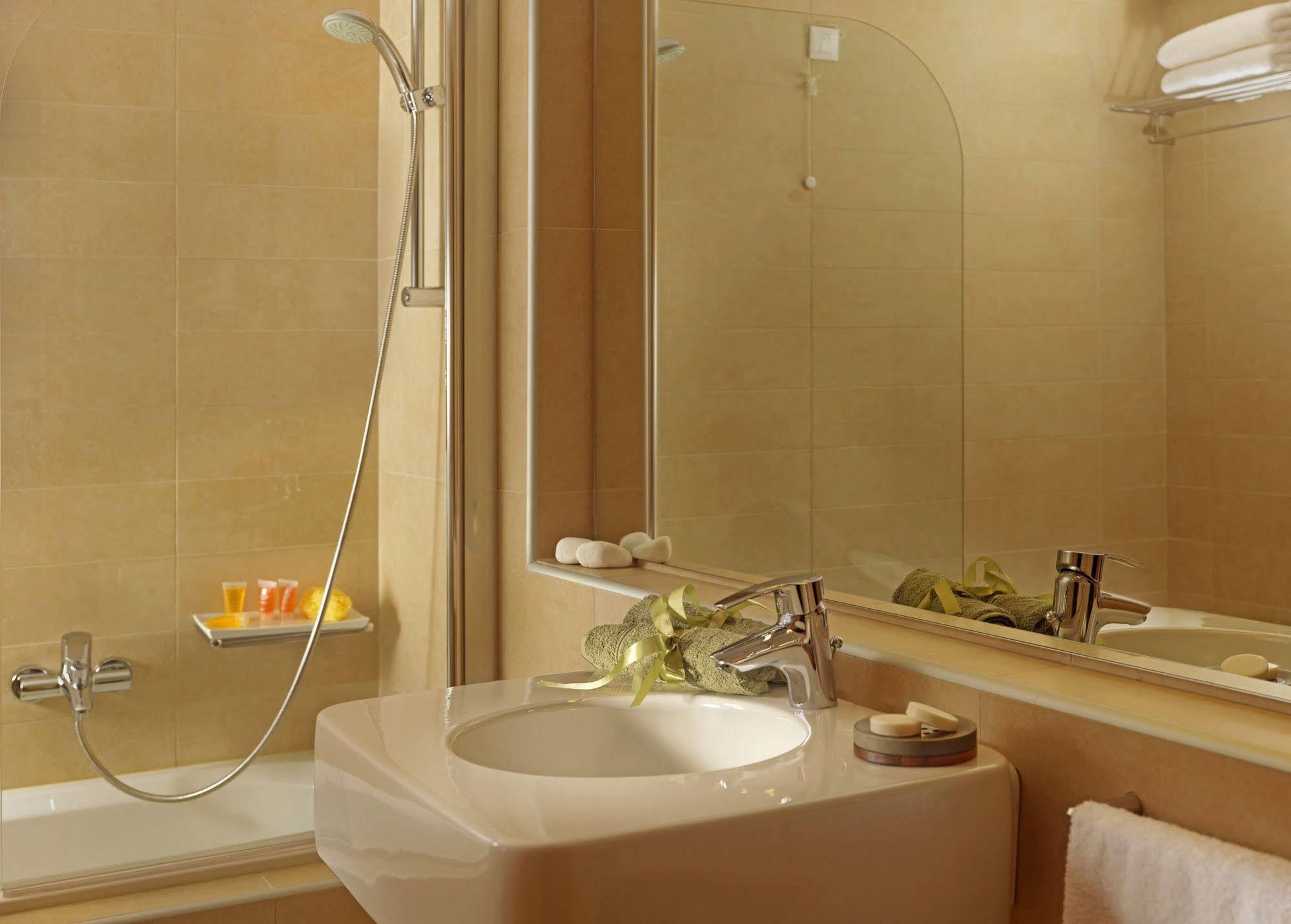 Elefsina Hotel Екстер'єр фото
